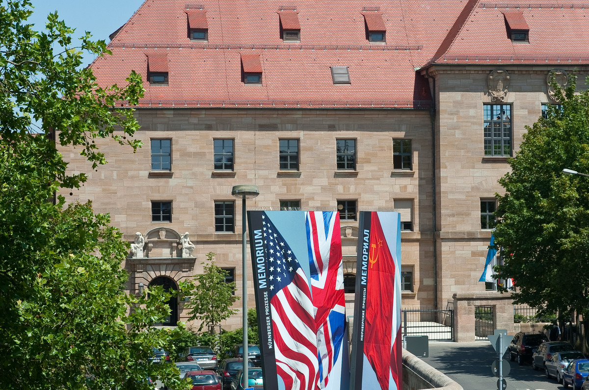 photo of the Nuremberg Palace of Justice with the Memorium Museum