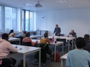 Students, Prof. Bielefeldt and Prof. Krajewski during one of the first seminar units at the start of the semester